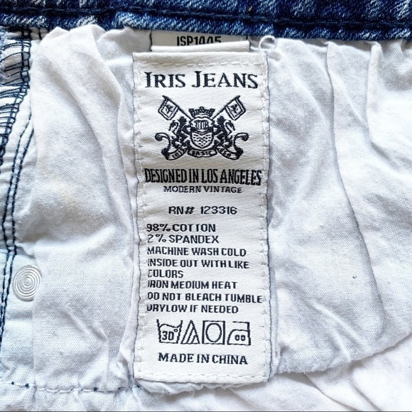 Iris Jeans Distressed Aztec Print Jean Shorts 7 - Picture 4 of 5